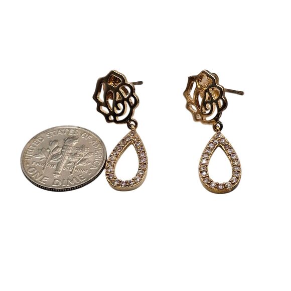 Pierced Floral Teardrop Dangle Earrings R&R Small Surgical Butterfly Gold Tone - Picture 7 of 9